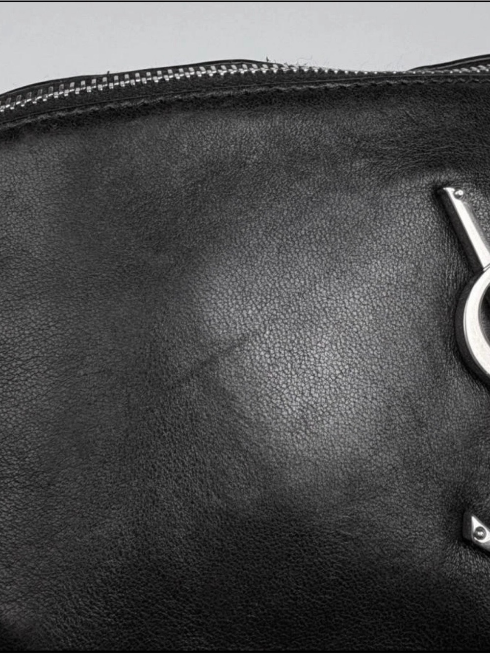 Saint Laurent Black Leather YSL Logo Belt Bag with Silver Hardware - Picture 4 of 10
